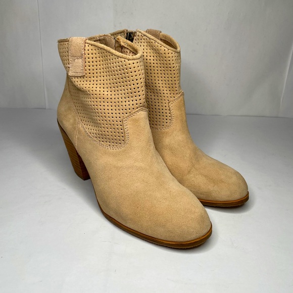 Vince Camuto Beige Suede Mesh Western Block Heeled Ankle Boots Booties - Picture 2 of 13